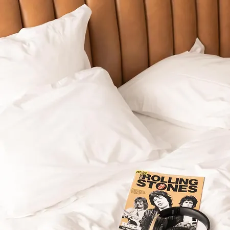 1.75 Le Charme Hotel