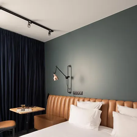 1.75 Le Charme * Párizs