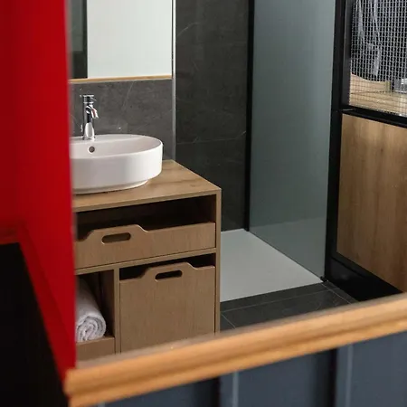 1.75 Le Charme Hotel