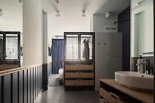1.75 Le Charme Hotel *