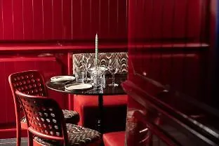 1.75 Le Charme Hotel