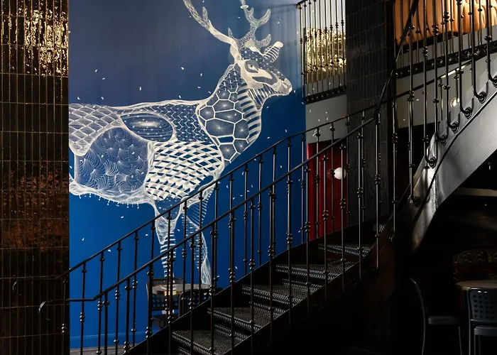 1.75 Le Charme Hotel *