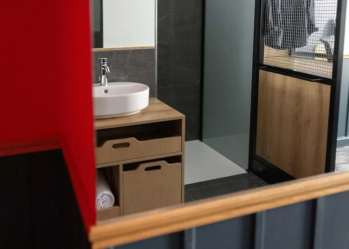 1.75 Le Charme Hotel