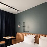 1.75 Le Charme * Paris