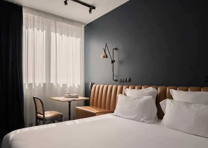 1.75 Le Charme Hotel